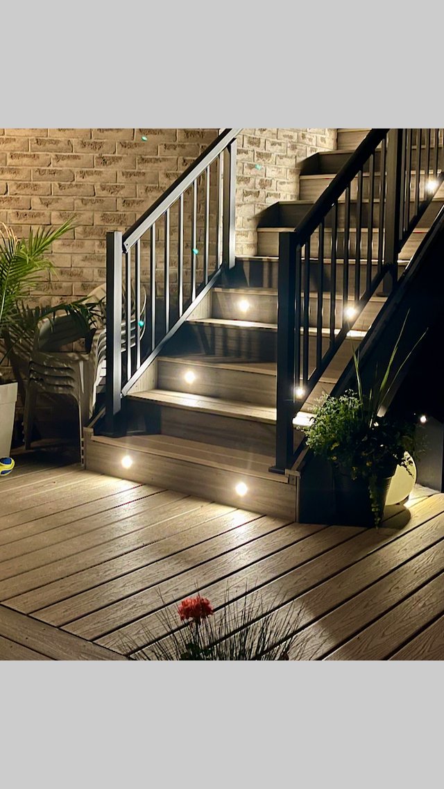 Stair railings with lighting